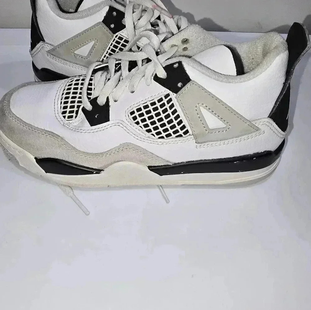 Nike Air Jordan 4 Retro Military Black Size 1Y BQ7669-111 - Picture 7 of 8